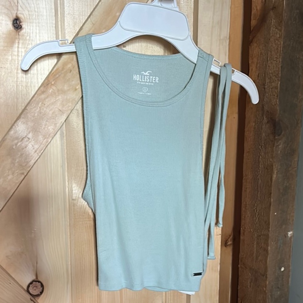 Hollister Mint Green Fitted Crop Tank Top Size S with criss cross tie (see pics)